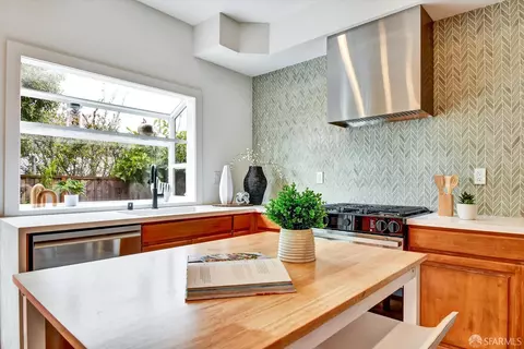 Kitchen - 207 Marvilla Cir, Pacifica, CA 94044 photo 7 of 7