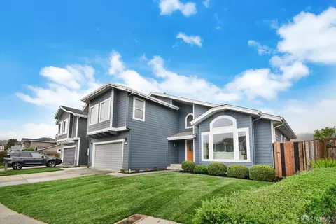 Exterior - 207 Marvilla Cir, Pacifica, CA 94044 photo 3 of 11