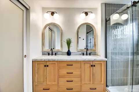 Bath - 207 Marvilla Cir, Pacifica, CA 94044 photo 3 of 5