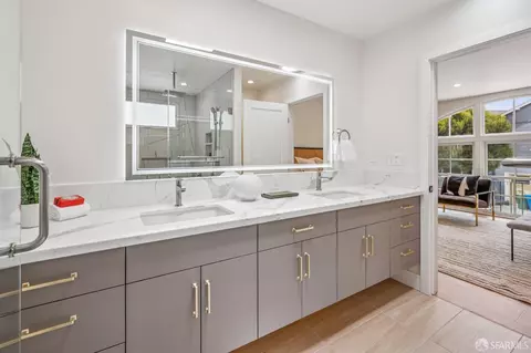 Bath - 33 Rio Ct, San Francisco, CA 94127 photo 2 of 7