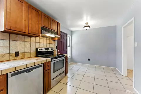 Kitchen - 1220 Mesa St, Concord, CA 94518 photo 2 of 3