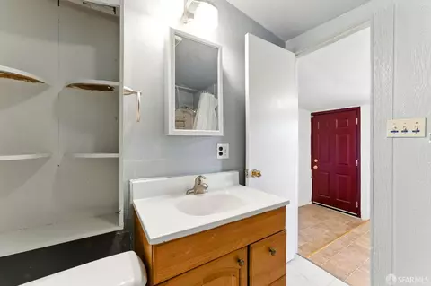 Bath - 1220 Mesa St, Concord, CA 94518 photo 3 of 3
