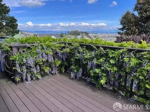 Exterior - 69 Bemis St, San Francisco, CA 94131 photo 4 of 14