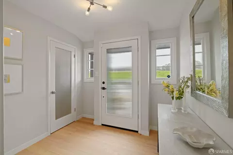 Entry Way - 2955 Ocean Ave, San Francisco, CA 94132 photo 2 of 7
