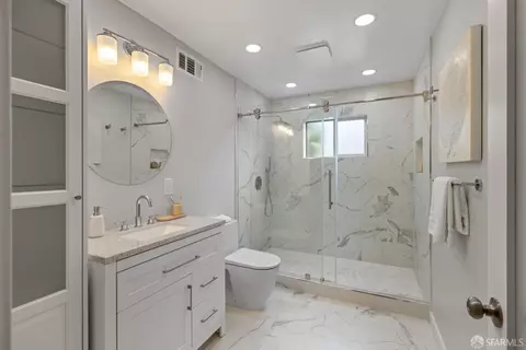 Bath - 2955 Ocean Ave, San Francisco, CA 94132 photo 3 of 6