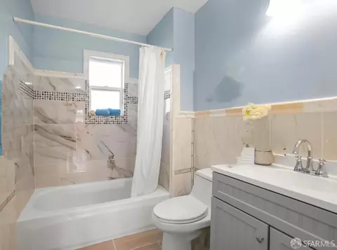 Bath - 125 7th St, Richmond, CA 94801 photo 1 of 2