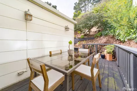 Exterior - 276 Bemis St, San Francisco, CA 94131 photo 2 of 7