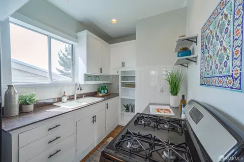 Kitchen - 276 Bemis St, San Francisco, CA 94131 photo 2 of 3