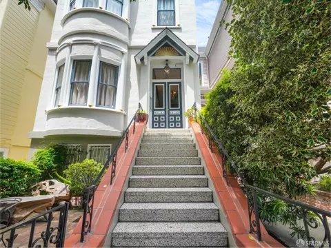 1624 Vallejo St #2, San Francisco, CA 94123