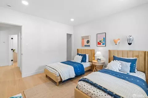 Bedroom - 646 Paris St, San Francisco, CA 94112 photo 7 of 8
