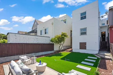 Exterior - 646 Paris St, San Francisco, CA 94112 photo 6 of 12