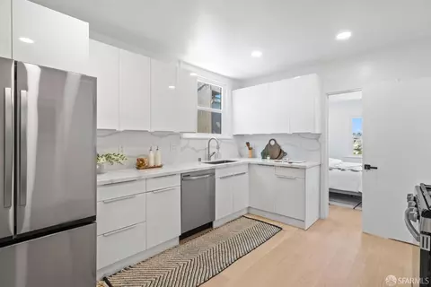 Kitchen - 646 Paris St, San Francisco, CA 94112 photo 3 of 4