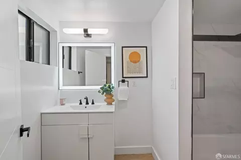 Bath - 646 Paris St, San Francisco, CA 94112 photo 4 of 5