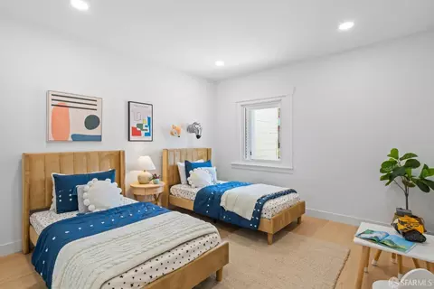 Bedroom - 646 Paris St, San Francisco, CA 94112 photo 6 of 8
