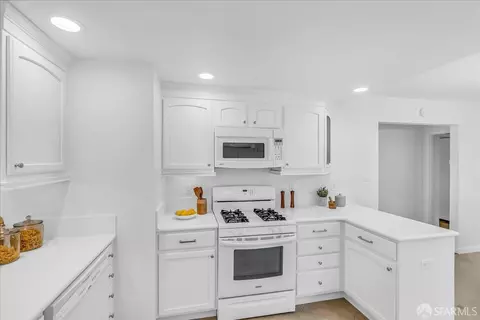 Kitchen - 2083 Seacliff Dr, Milpitas, CA 95035 photo 3 of 4