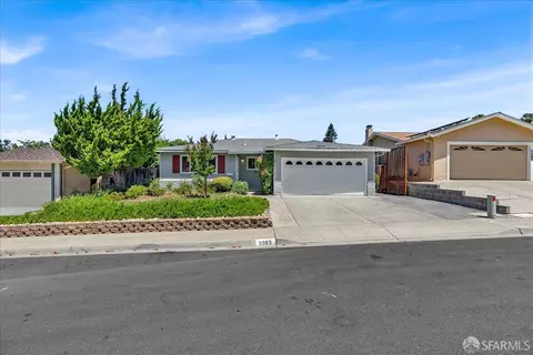 Exterior - 2083 Seacliff Dr, Milpitas, CA 95035 photo 5 of 14