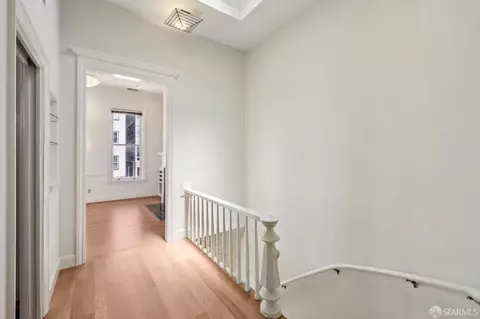 Entry Way - 1695 Sutter St, San Francisco, CA 94109 photo 4 of 4