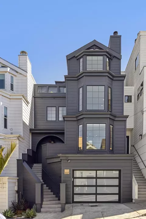 207 Montcalm St, San Francisco, CA 94110