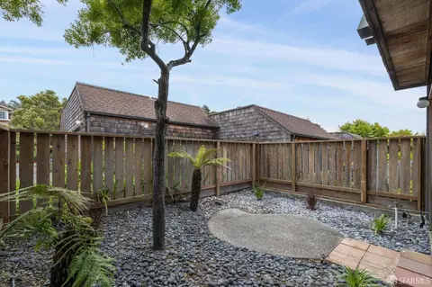 274 Beachview Ave #16, Pacifica, CA 94044 photo 3