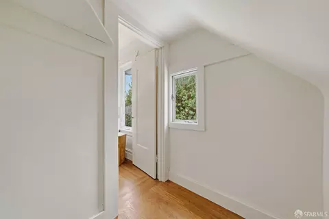 Entry Way - 44 Maynard St, San Francisco, CA 94112 photo 6 of 7