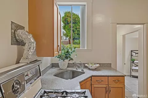 Kitchen - 44 Maynard St, San Francisco, CA 94112 photo 4 of 5