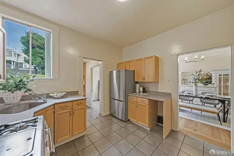 Kitchen - 44 Maynard St, San Francisco, CA 94112 photo 3 of 5