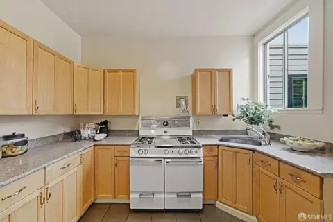 Kitchen - 44 Maynard St, San Francisco, CA 94112 photo 2 of 5