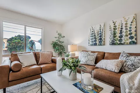 Living - 1567 44th Ave, San Francisco, CA 94122 photo 3 of 3