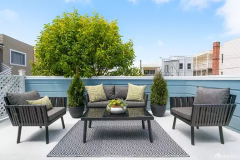Exterior - 2930 Baker St, San Francisco, CA 94123 photo 4 of 14