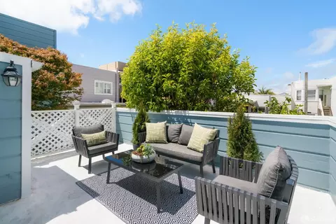 Exterior - 2930 Baker St, San Francisco, CA 94123 photo 5 of 14
