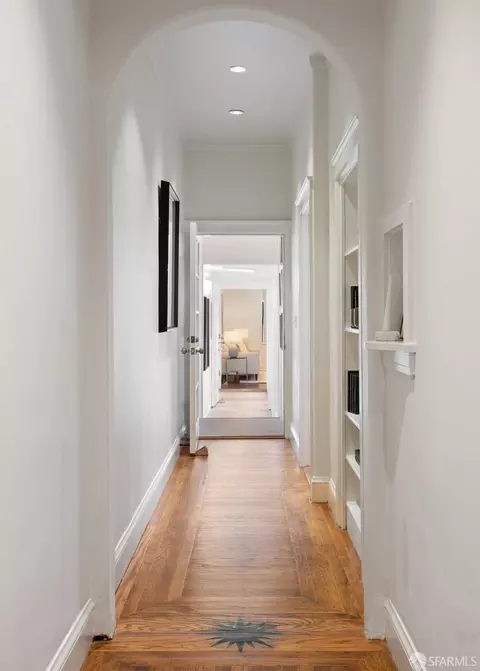 Entry Way - 2930 Baker St, San Francisco, CA 94123 photo 2 of 3