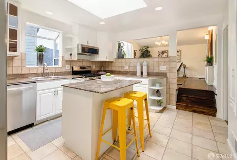 Kitchen - 636 Edgemar Ave, Pacifica, CA 94044 photo 2 of 2