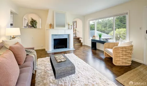 Living - 636 Edgemar Ave, Pacifica, CA 94044 photo 2 of 2