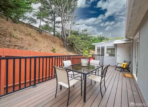 Exterior - 636 Edgemar Ave, Pacifica, CA 94044 photo 2 of 4