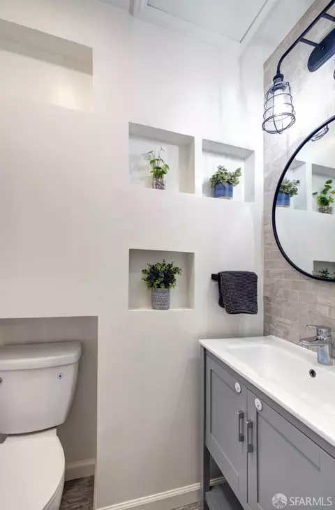 Bath - 636 Edgemar Ave, Pacifica, CA 94044 photo 2 of 2