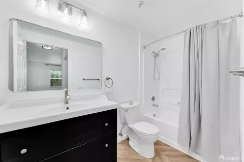 Bath - 555 10th St #102, Oakland, CA 94607 photo 3 of 3