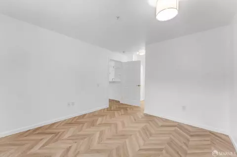 Living - 555 10th St #102, Oakland, CA 94607 photo 4 of 4