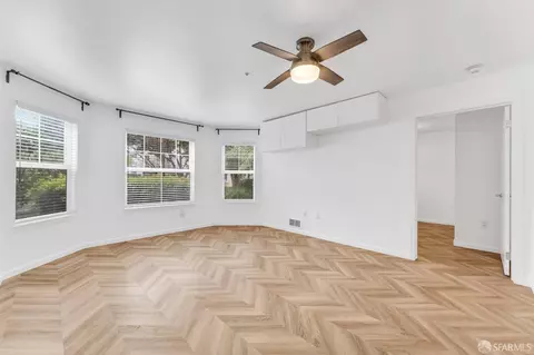 Living - 555 10th St #102, Oakland, CA 94607 photo 3 of 4