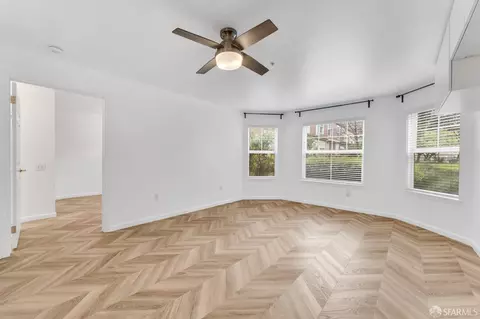 Living - 555 10th St #102, Oakland, CA 94607 photo 2 of 4