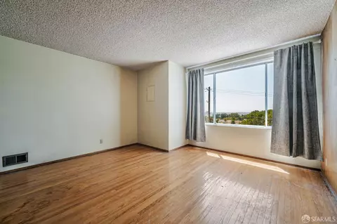 Bedroom - 245 Campbell Ave, San Francisco, CA 94134 photo 1 of 3
