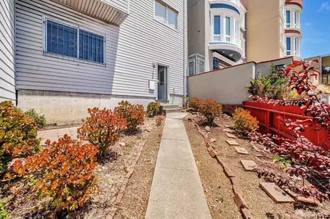 Exterior - 245 Campbell Ave, San Francisco, CA 94134 photo 4 of 6
