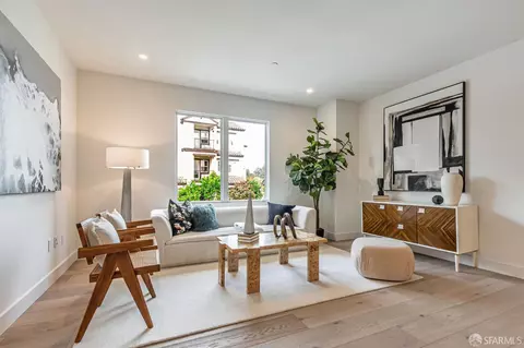 425 First St #23, Los Altos, CA 94022