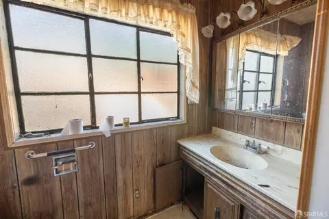 Bath - 3142 Keith Ave, Castro Valley, CA 94546 photo 1 of 1