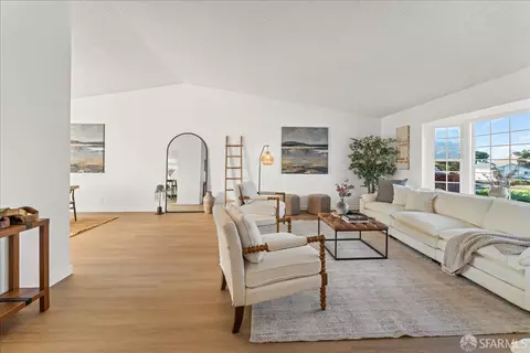 179 Elderberry Ct, Hercules, CA 94547