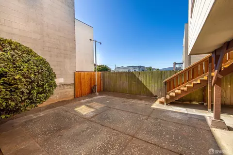 Exterior - 107 Venus St, San Francisco, CA 94124 photo 7 of 9