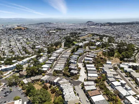 View/Area - 2 Ora Way, San Francisco, CA 94131 photo 2 of 4