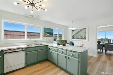 Kitchen - 2 Ora Way, San Francisco, CA 94131 photo 2 of 5