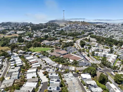 View/Area - 2 Ora Way, San Francisco, CA 94131 photo 3 of 4