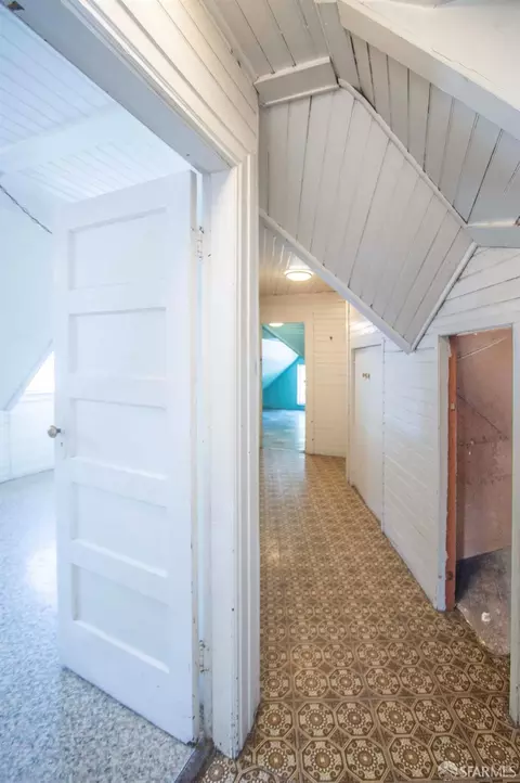 Entry Way - 2567 Bryant St, San Francisco, CA 94110 photo 3 of 3