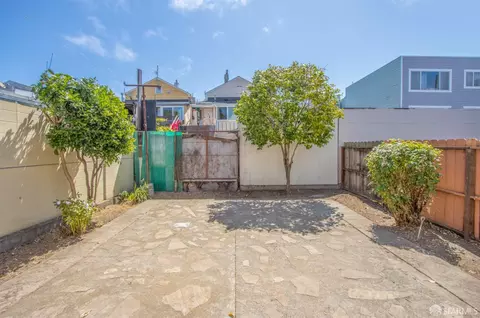 Exterior - 2567 Bryant St, San Francisco, CA 94110 photo 4 of 5